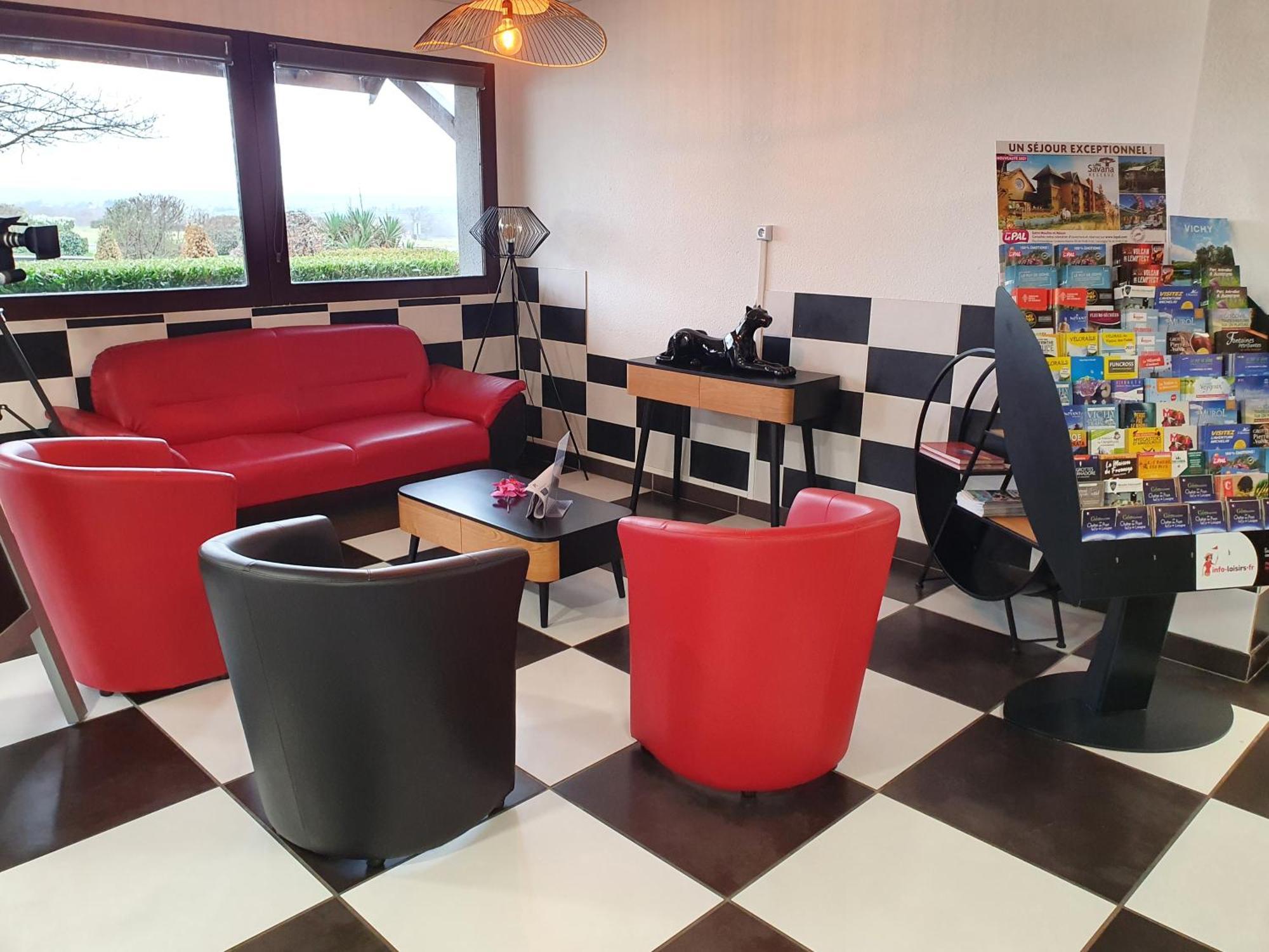 Kyriad Montluçon - Victor Hotel 3*